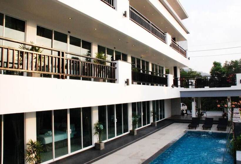 هتل Amin Resort