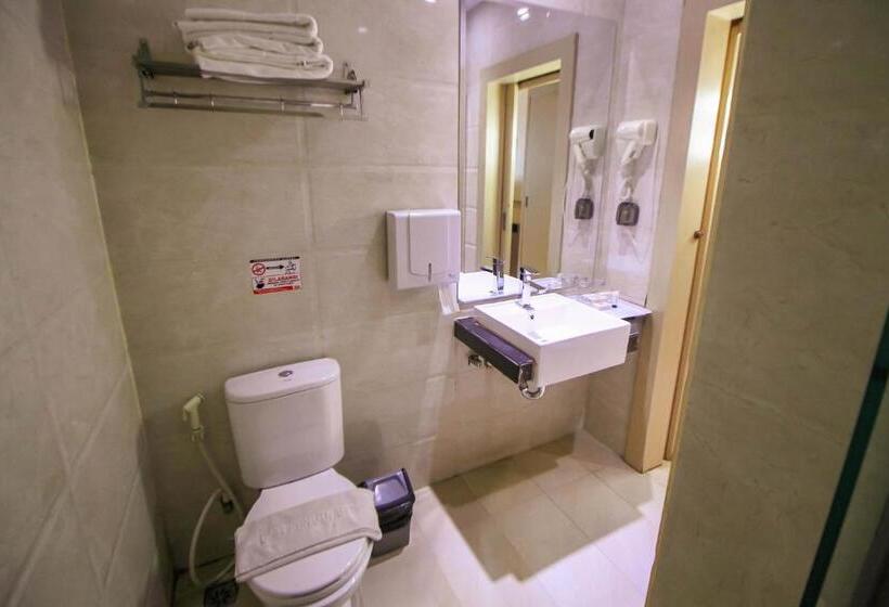 בית מלון כפרי Batam City