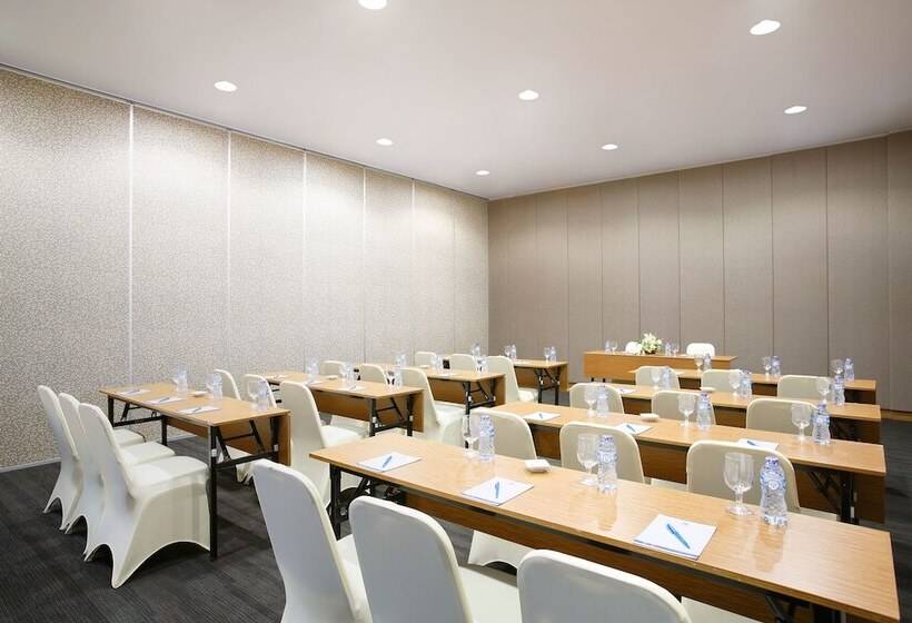 Batiqa Hotel Jababeka Cikarang