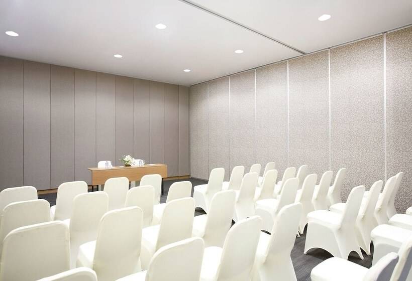 Batiqa Hotel Jababeka Cikarang