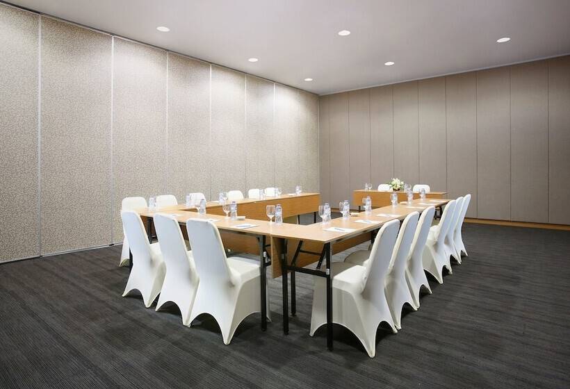 Batiqa Hotel Jababeka Cikarang