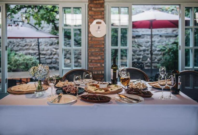 هتل Chateau Kvareli