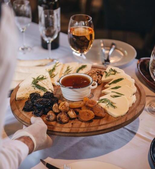 هتل Chateau Kvareli