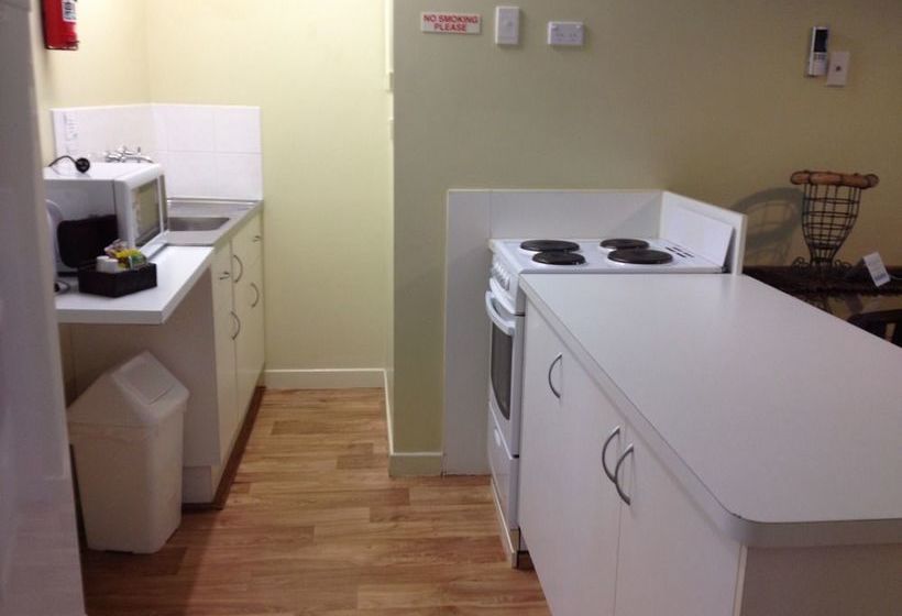 هتل Coconut Palms On The Bay