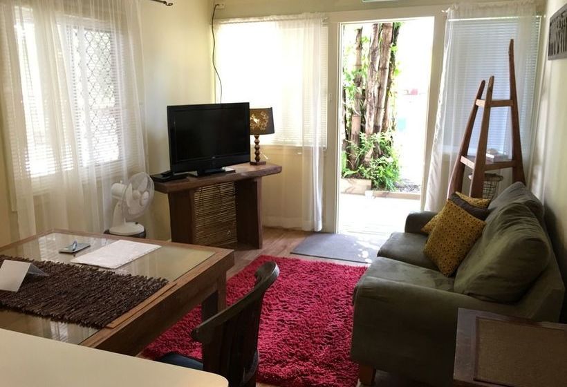 هتل Coconut Palms On The Bay