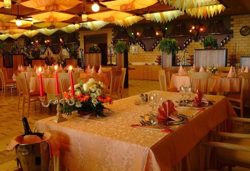 ホテル Costellazioni