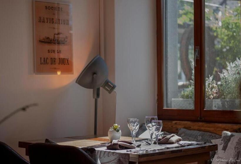 Отель De La Truite & Spa Le Petit Nautilus