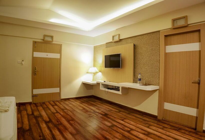 ホテル Emarald Resort