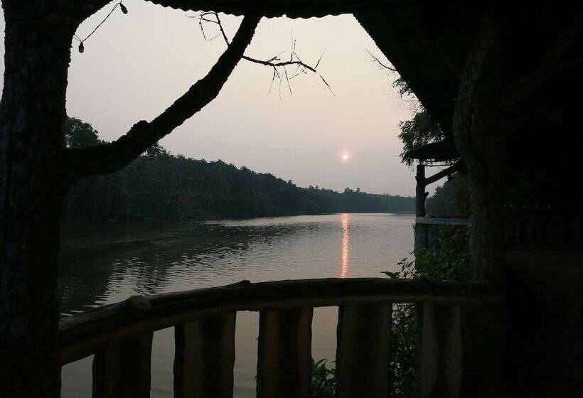 ホテル Emarald Resort