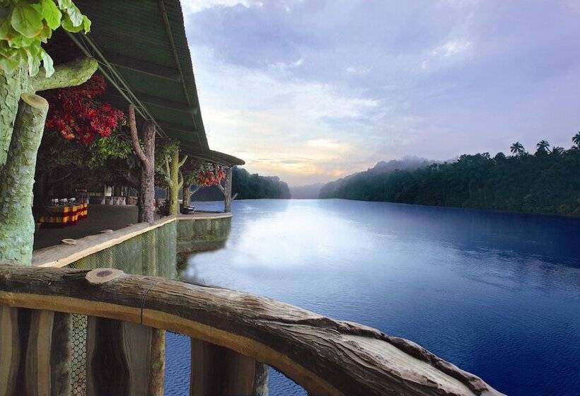 ホテル Emarald Resort