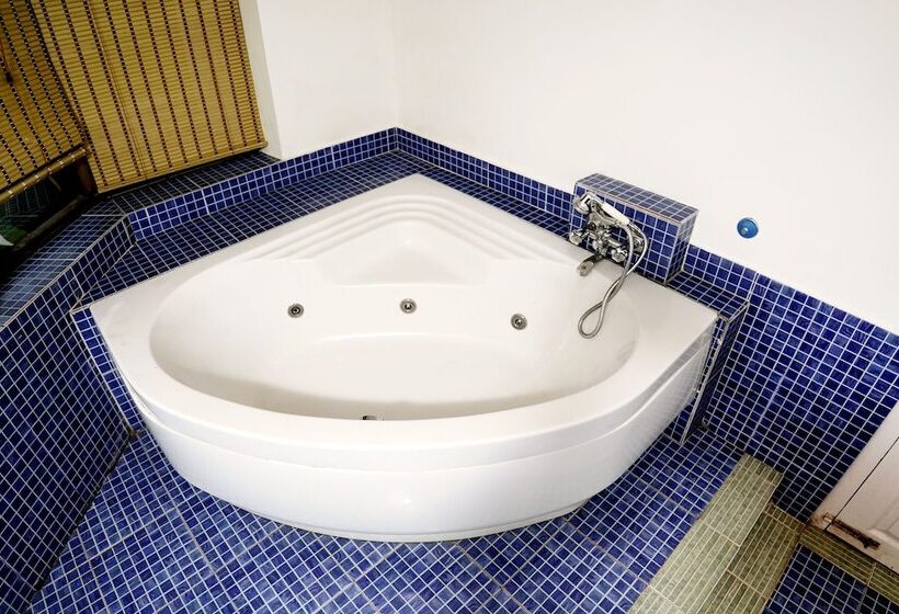 ホテル Emarald Resort