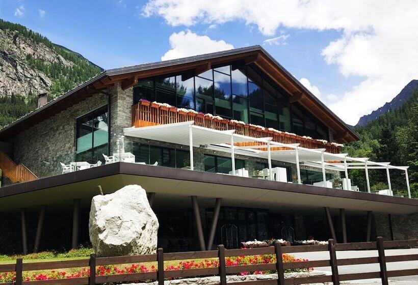 Grand Hotel Courmayeur Mont Blanc, By R Collection Hotels