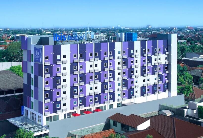 Отель Ibis Budget Semarang Tendean