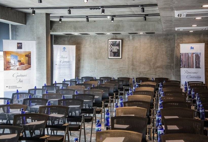 Отель Iveria Inn