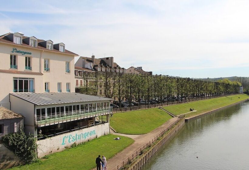 בית מלון כפרי L Esturgeon