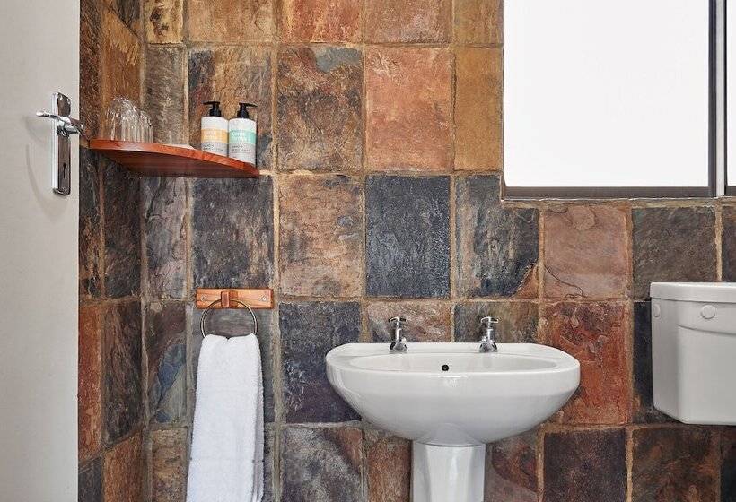 فندق Lionsrock Big Cat Sanctuary