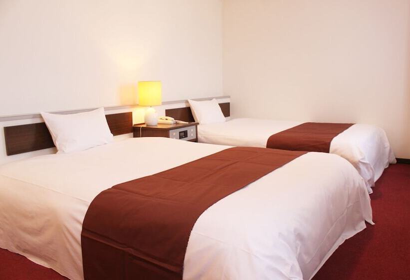 בית מלון כפרי Livemax Budget Iyomishima