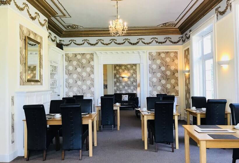 호텔 Luccombe Manor Country House