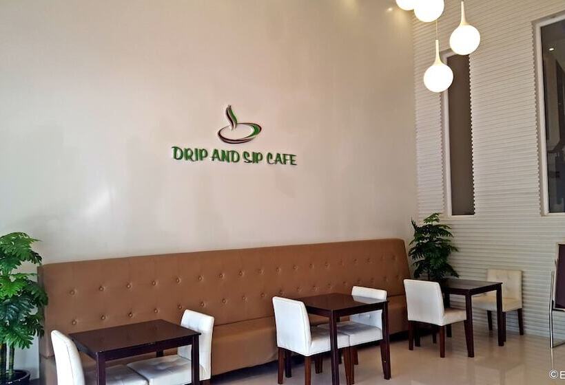 هتل Manhattan Suites Inn