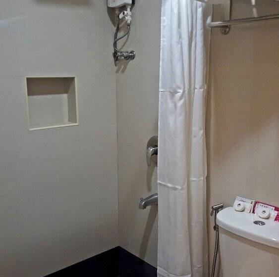 هتل Manhattan Suites Inn