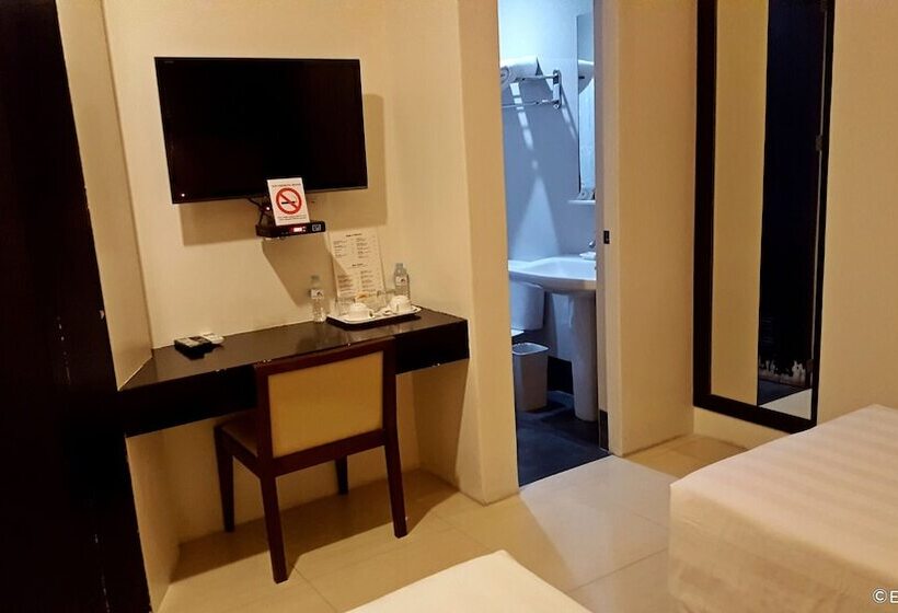 هتل Manhattan Suites Inn