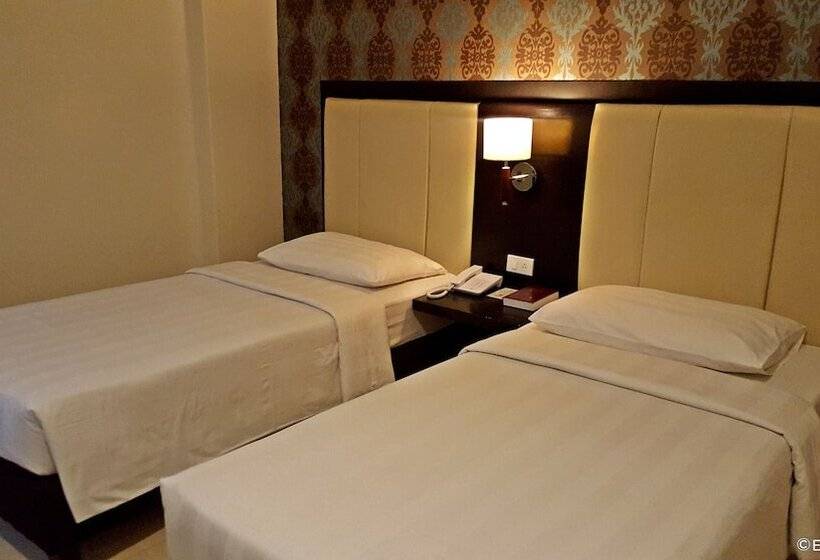 هتل Manhattan Suites Inn