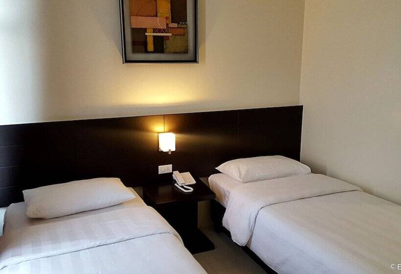 هتل Manhattan Suites Inn