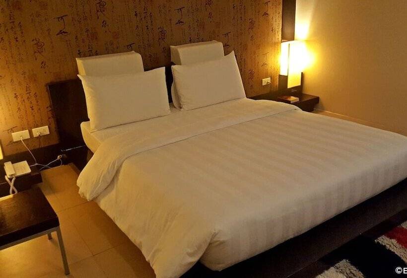 هتل Manhattan Suites Inn