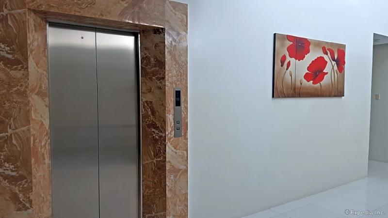 هتل Manhattan Suites Inn