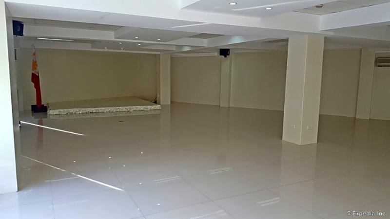 هتل Manhattan Suites Inn