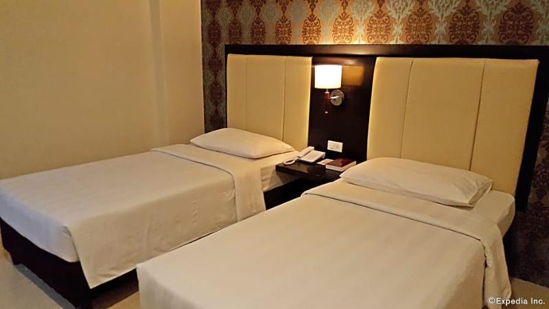 هتل Manhattan Suites Inn