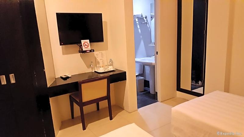 هتل Manhattan Suites Inn