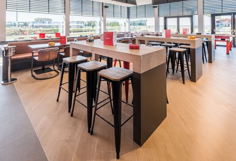 ホテル Martin's Red