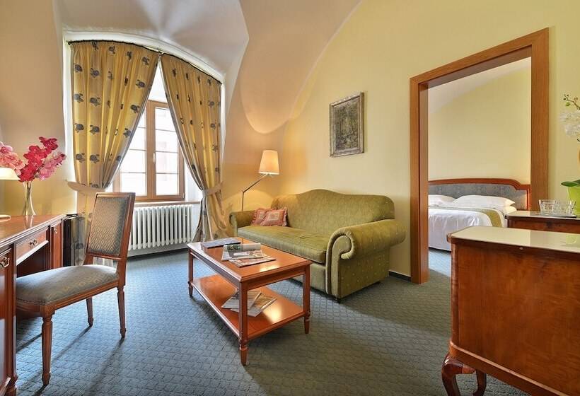 酒店 Maximilian Lifestyle Resort