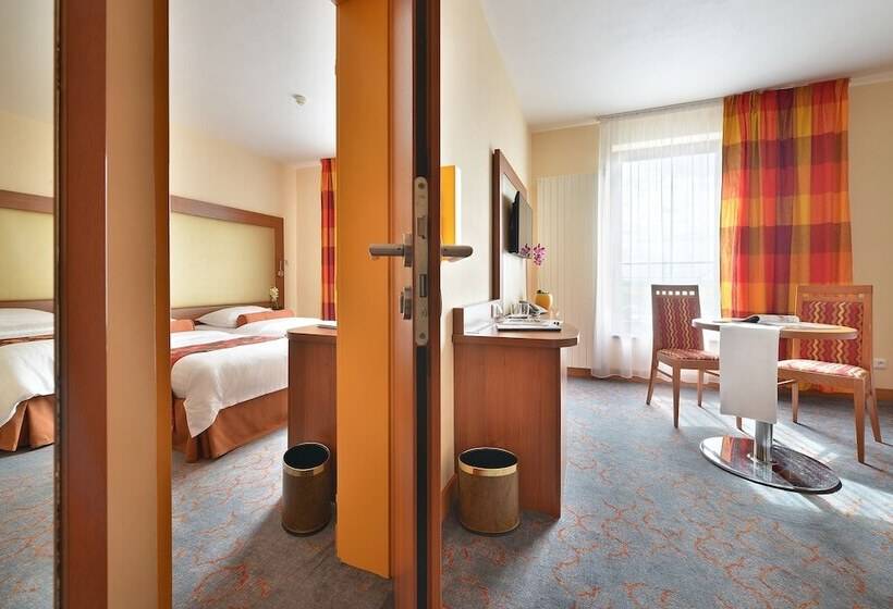 酒店 Maximilian Lifestyle Resort