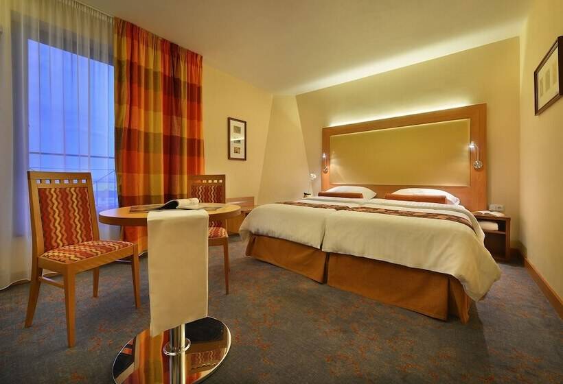 酒店 Maximilian Lifestyle Resort