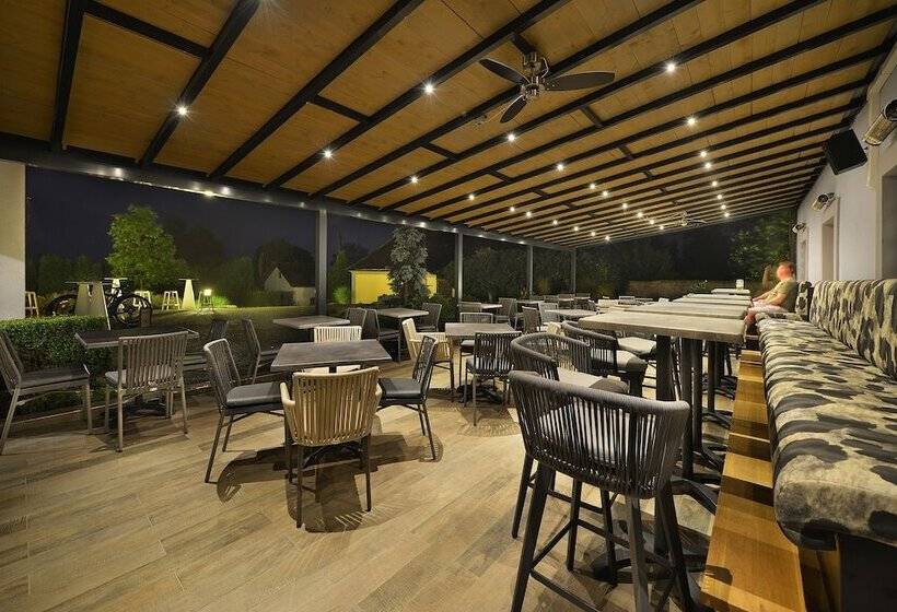 酒店 Maximilian Lifestyle Resort