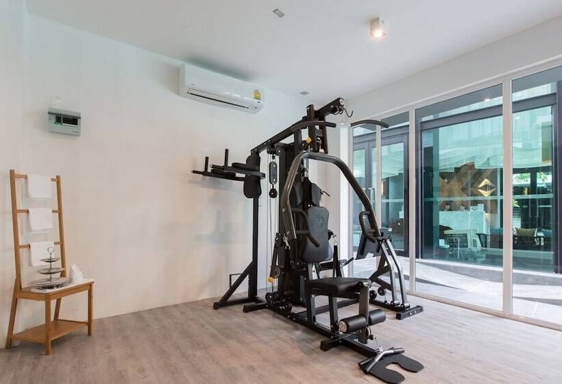 Maya Phuket Airport Hotel Naiyang Beach