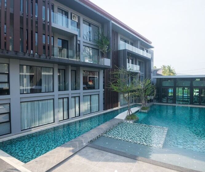 Maya Phuket Airport Hotel Naiyang Beach