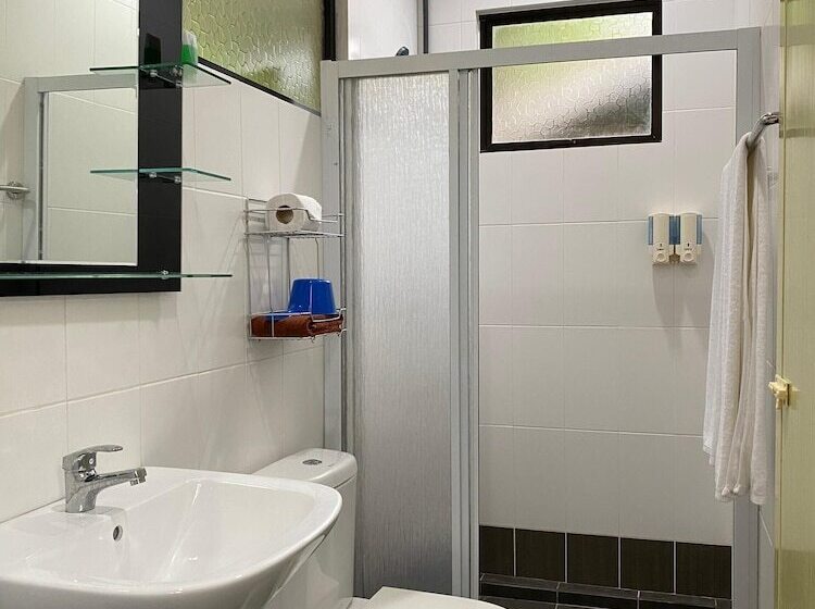 فندق Mile 36 Lodge