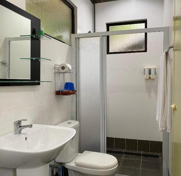 فندق Mile 36 Lodge