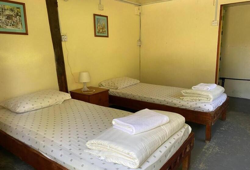 فندق Mile 36 Lodge