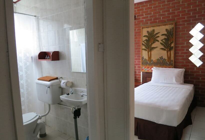 فندق Mile 36 Lodge