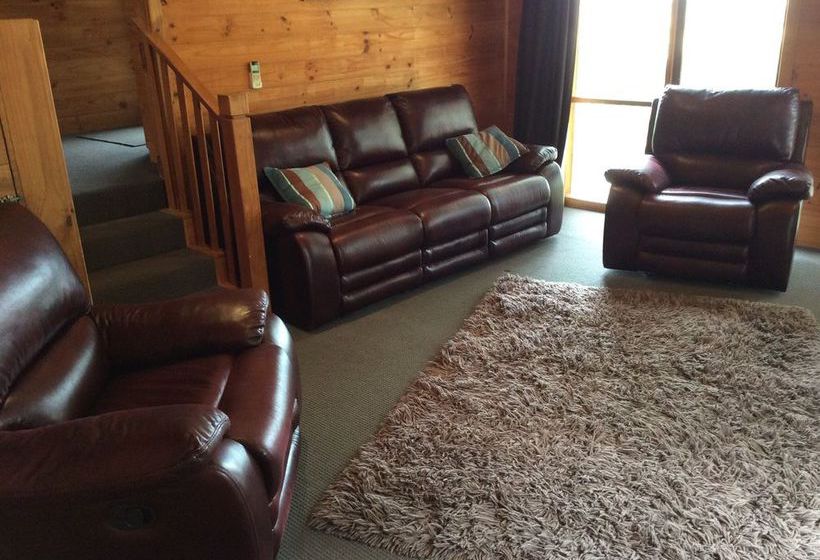 בית מלון כפרי Mole Creek Cabins