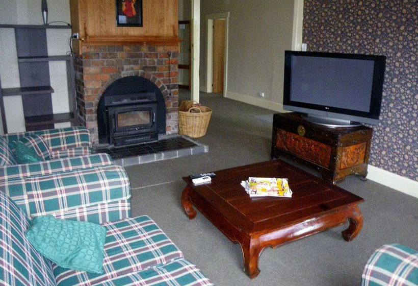 בית מלון כפרי Mole Creek Cabins