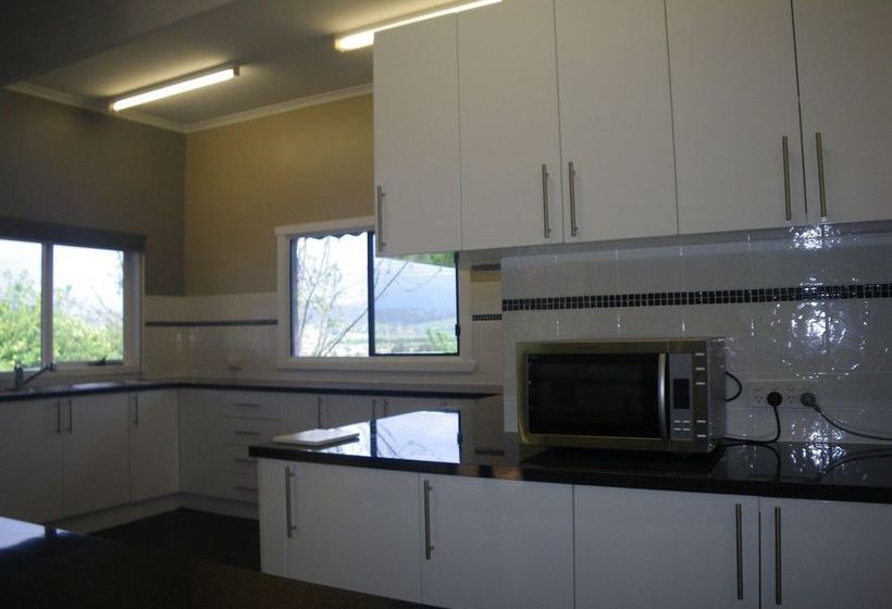 בית מלון כפרי Mole Creek Cabins