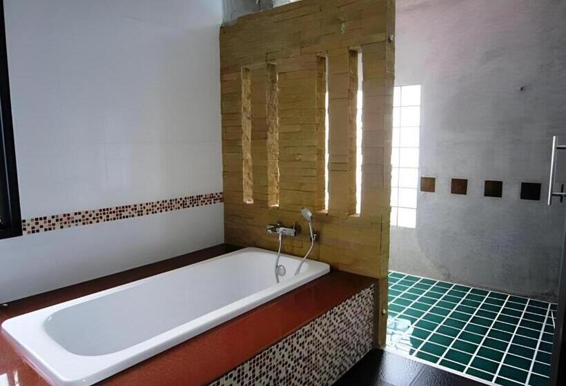 Szálloda Nattha Waree Hot Spring Resort And Spa