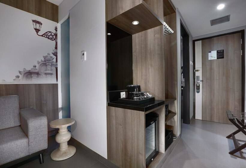 Отель Neo Malioboro By Aston