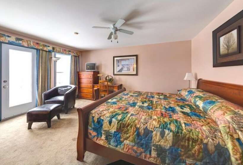 هتل Parkland Village Inn