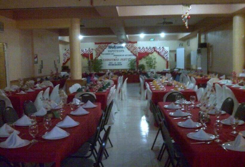 هتل Plaza Maria Luisa Suites Inn